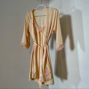 Gorgeous Two Piece Nightie Robe Set | EUC Size Large